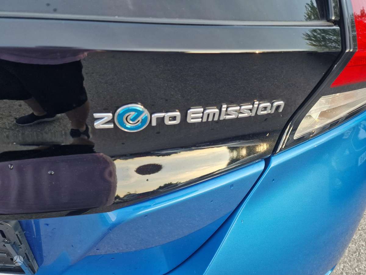 Nissan Leaf, 40 kWh, hatchback