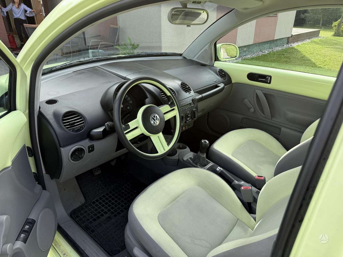 Volkswagen Beetle, 1.6 l., hatchback
