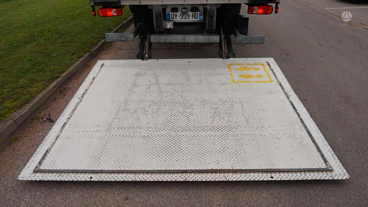 Renault D12 is Prancuzijos, box trucks / box vans