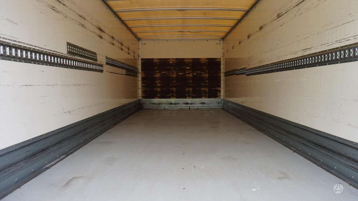 Renault D12 is Prancuzijos, box trucks / box vans
