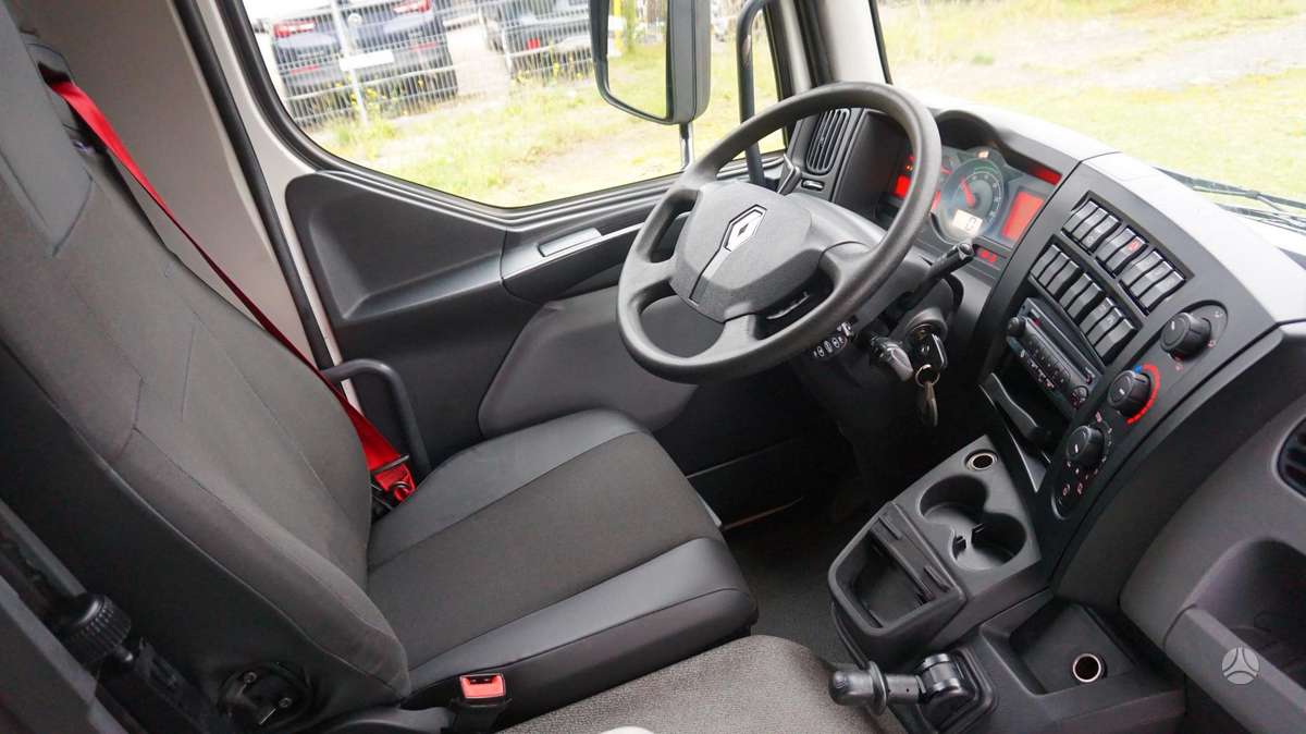 Renault D12 is Prancuzijos, box trucks / box vans