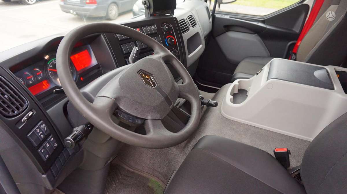Renault D12 is Prancuzijos, box trucks / box vans