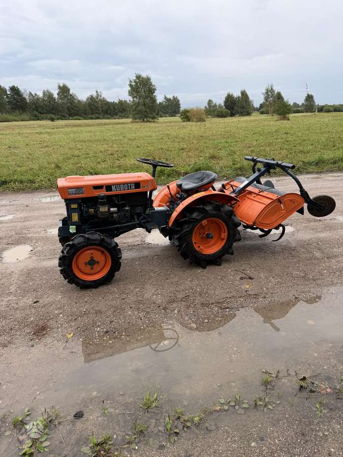 Kubota B6000, tractors