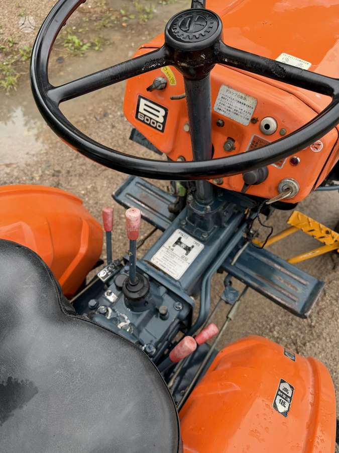 Kubota B6000, traktoriai
