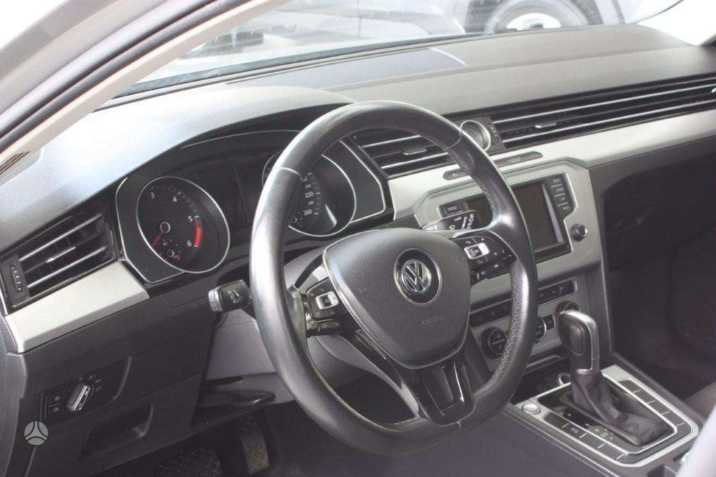 Volkswagen Passat - 7