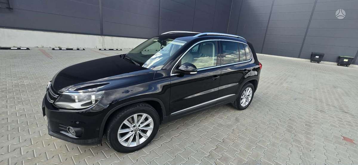 Volkswagen Tiguan - 1