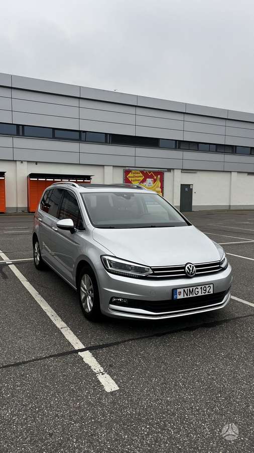 Volkswagen Touran - 1
