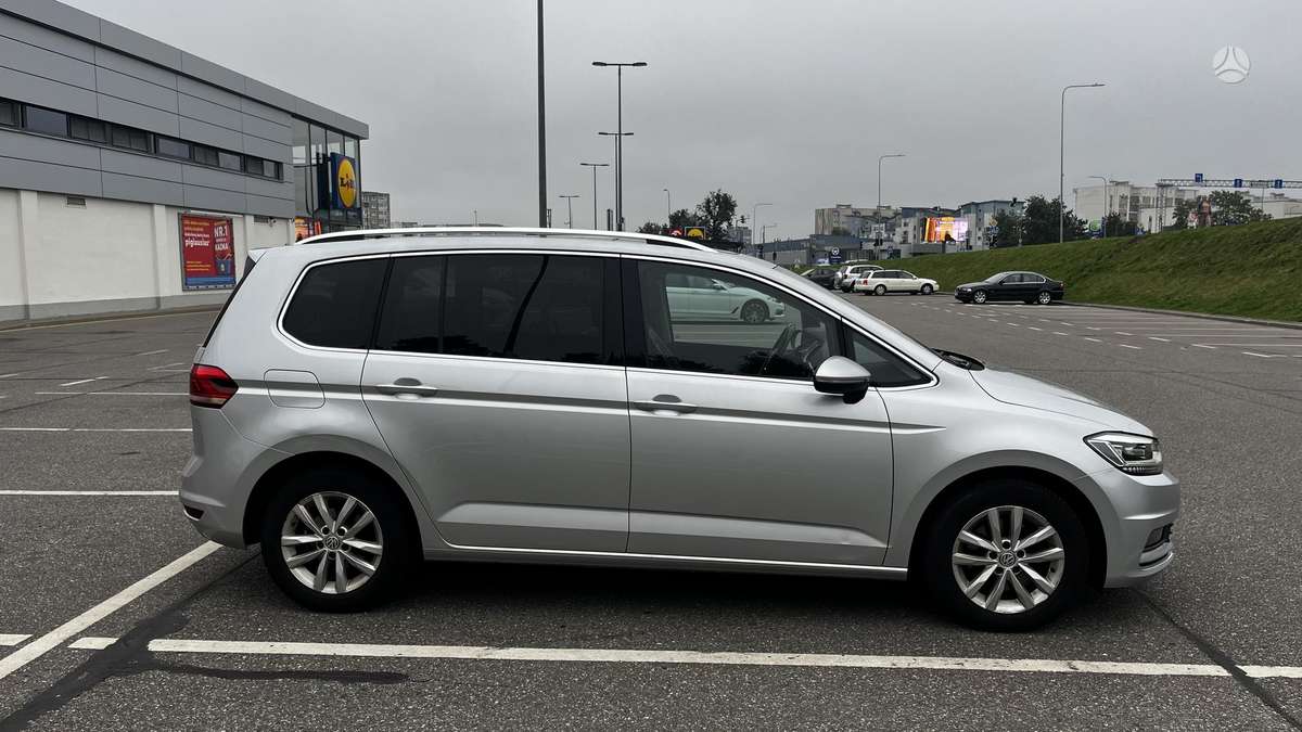 Volkswagen Touran - 5