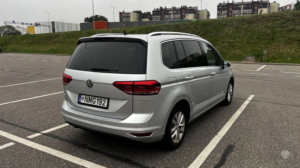 Volkswagen Touran - 8