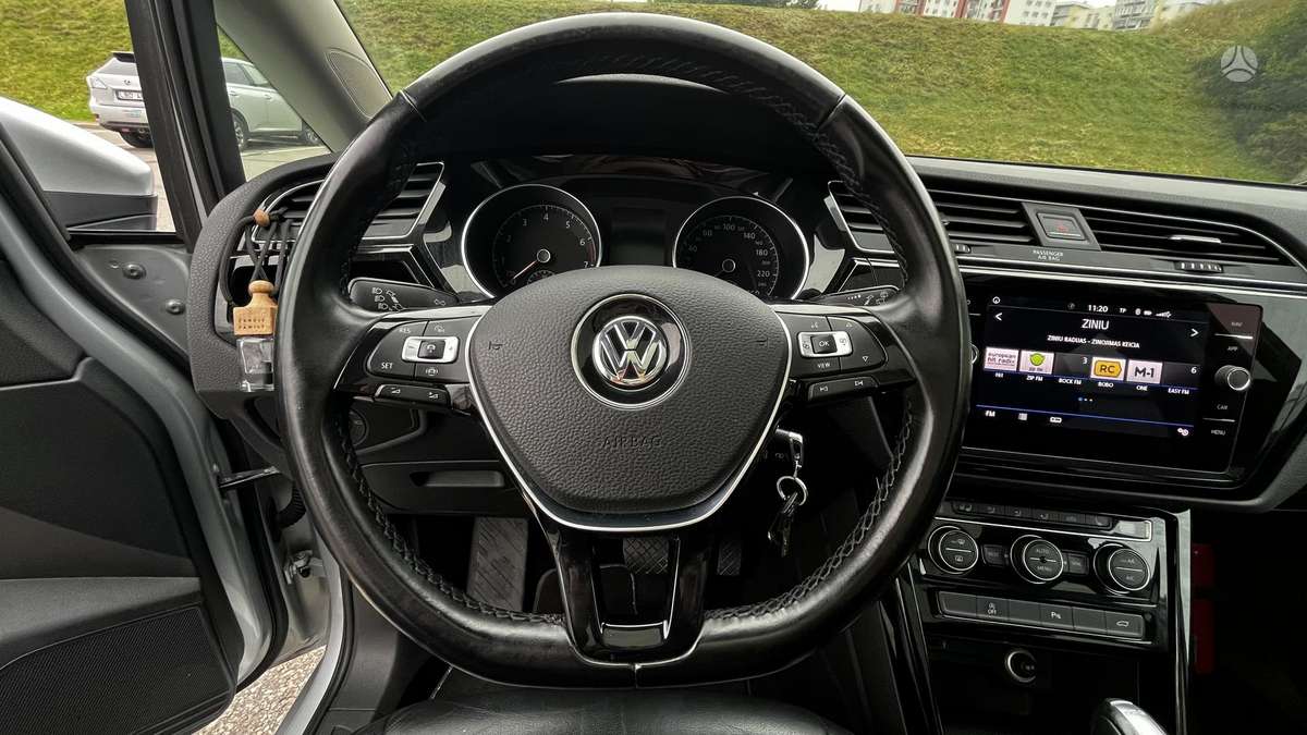 Volkswagen Touran - 9