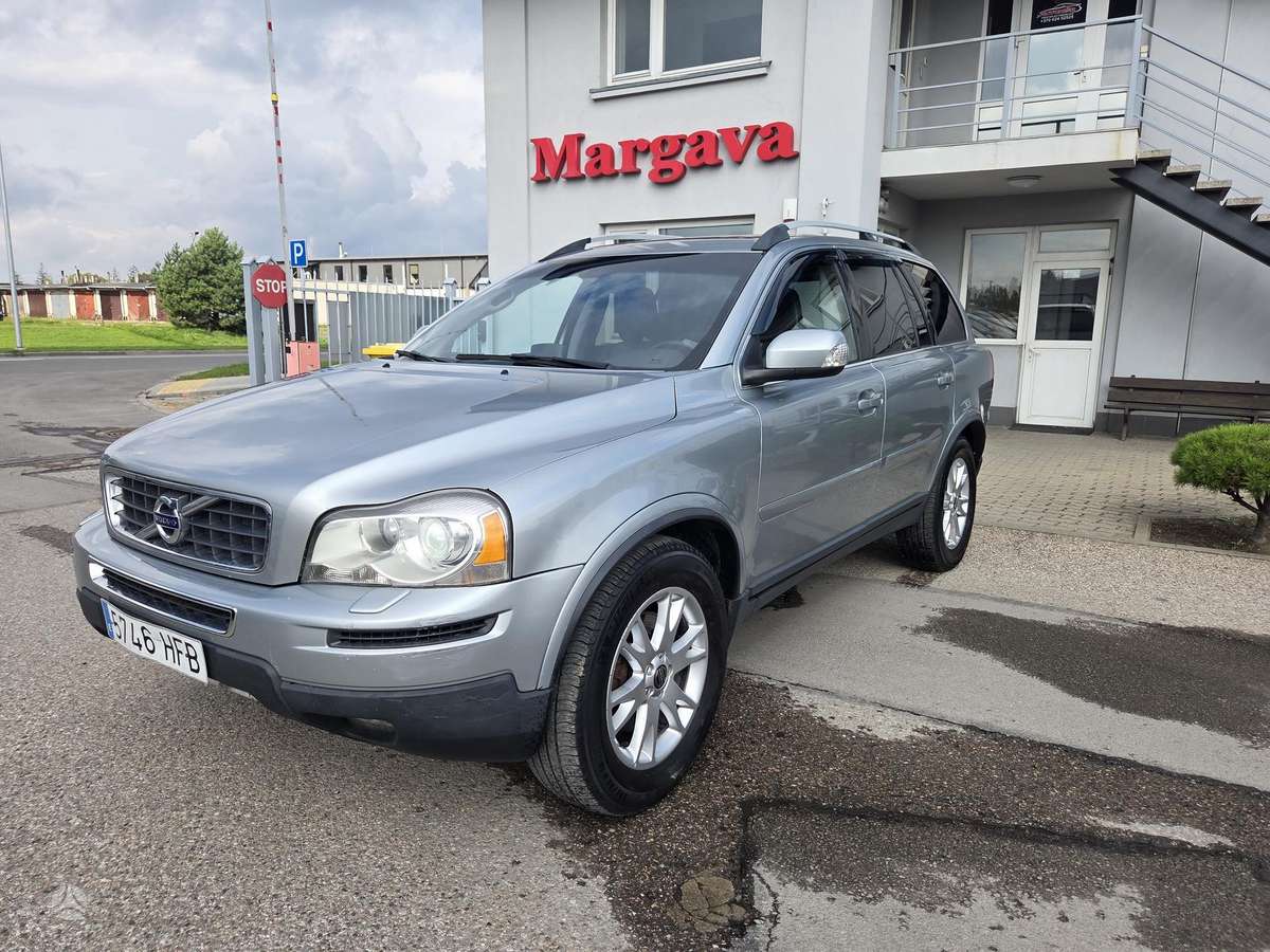 Volvo XC90 - 1