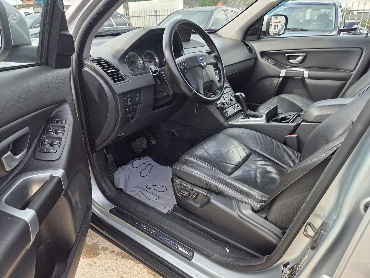 Volvo XC90 - 10