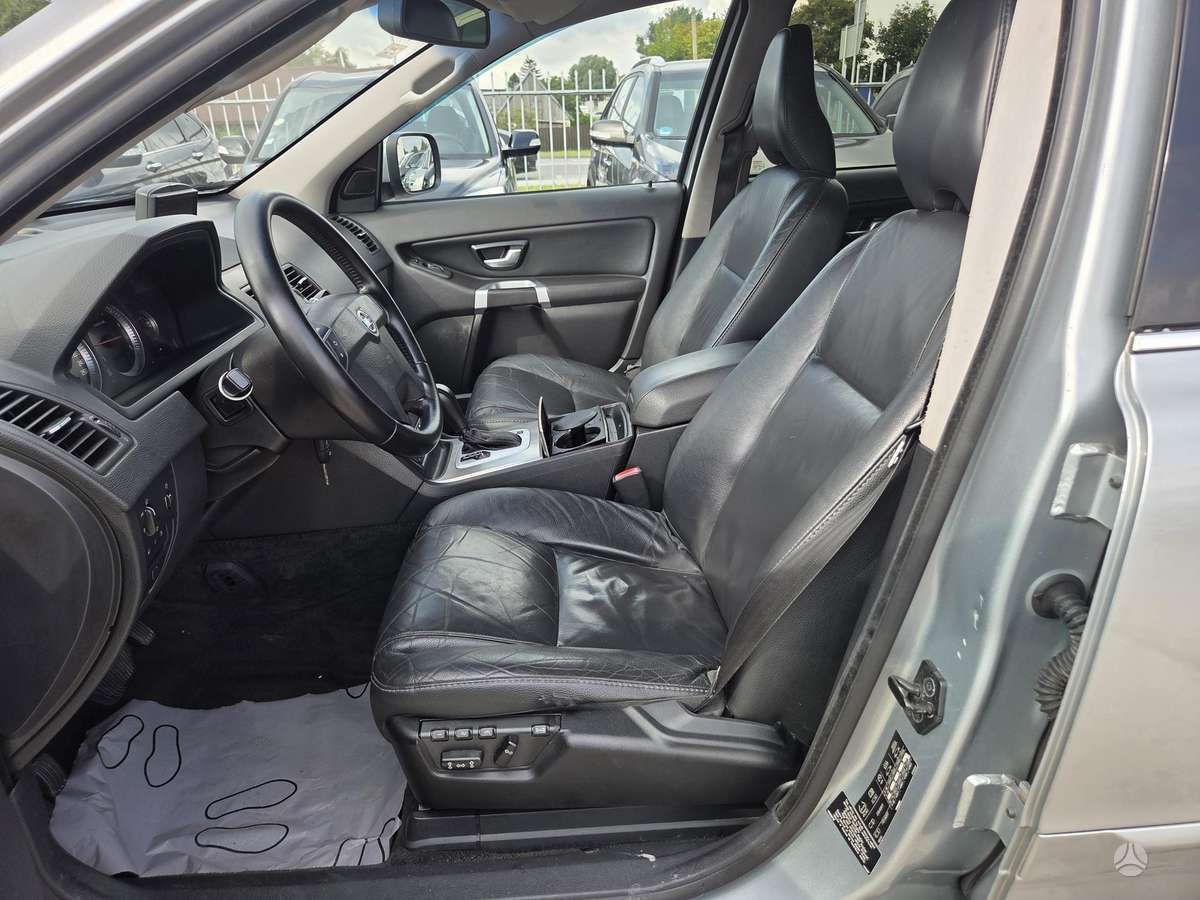Volvo XC90 - 11