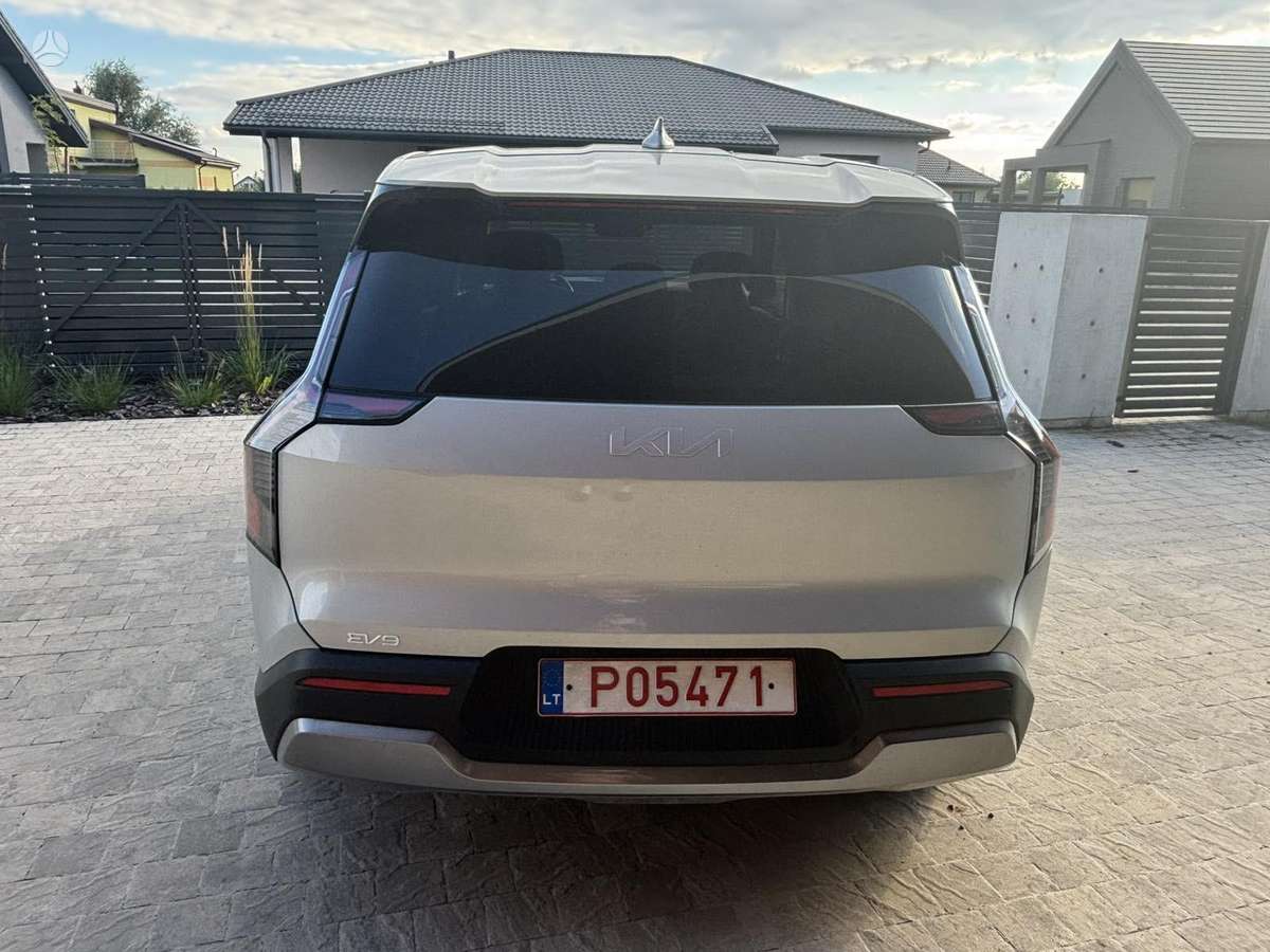 Kia EV9, 76 kWh, off-road / crossover