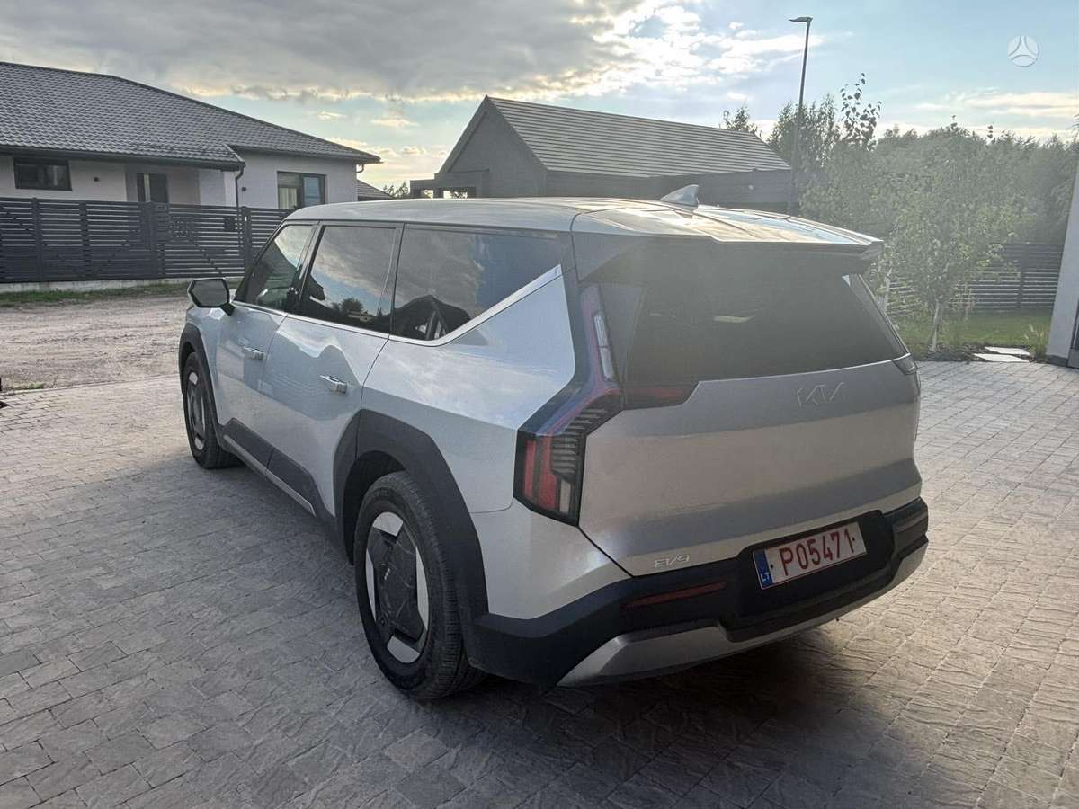 Kia EV9, 76 kWh, off-road / crossover