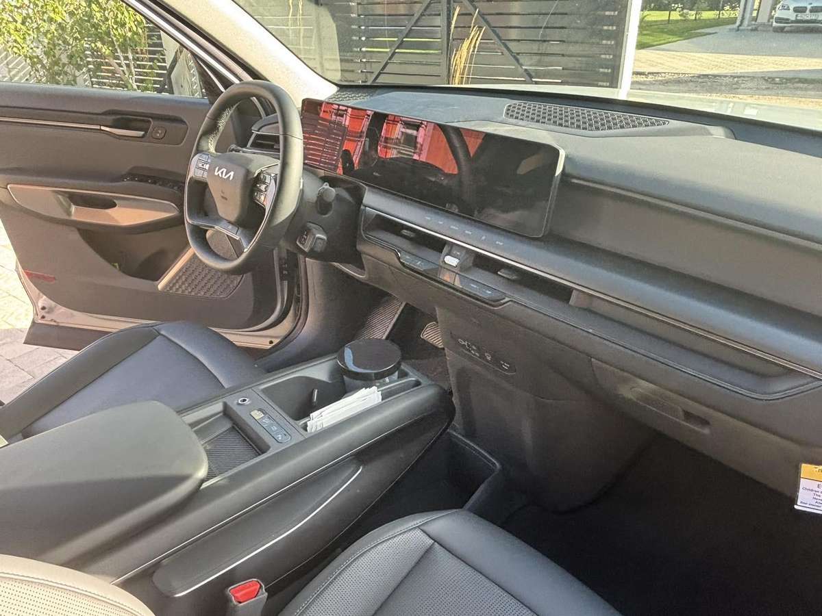 Kia EV9, 76 kWh, off-road / crossover