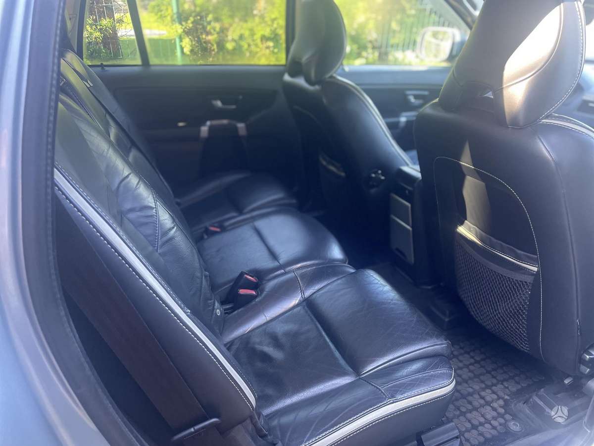 Volvo XC90 - 11