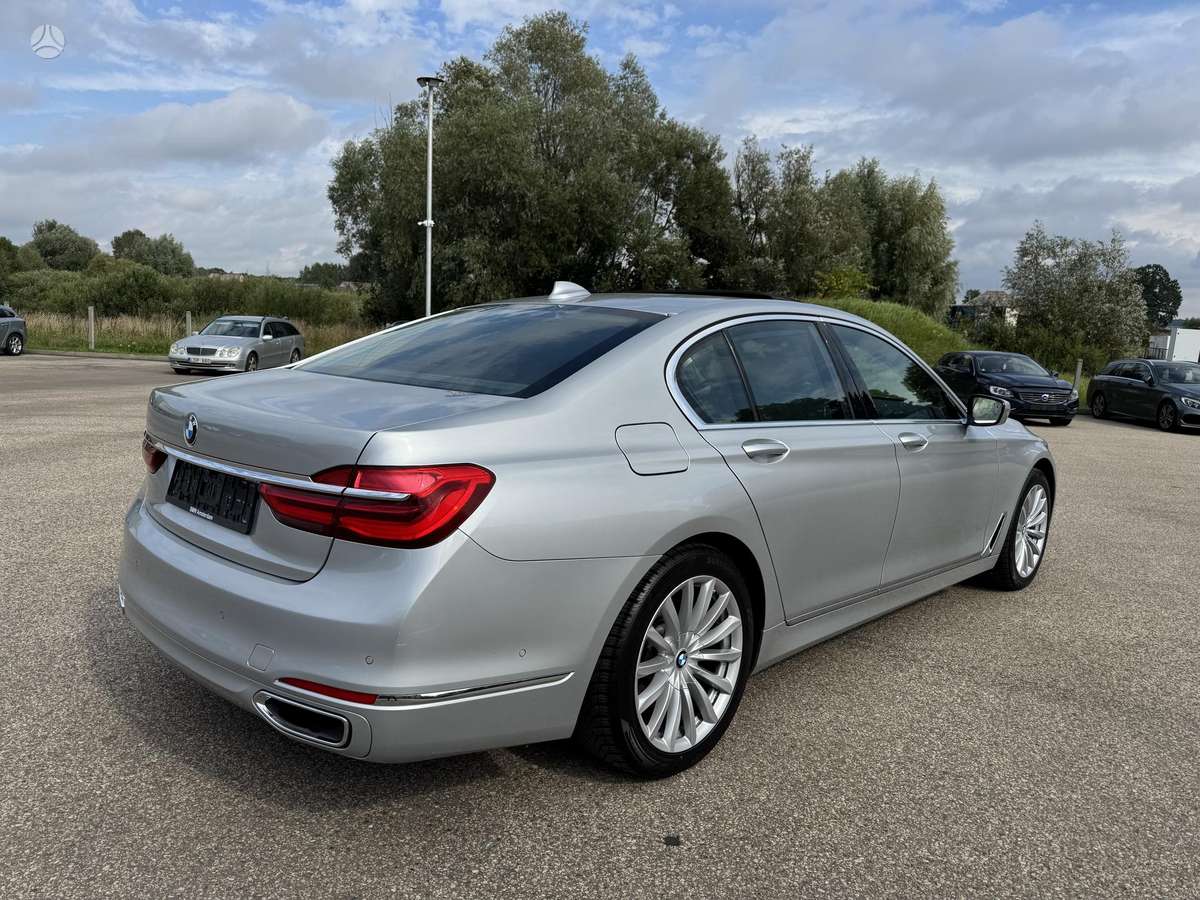 BMW 740, 3.0 l., Седан