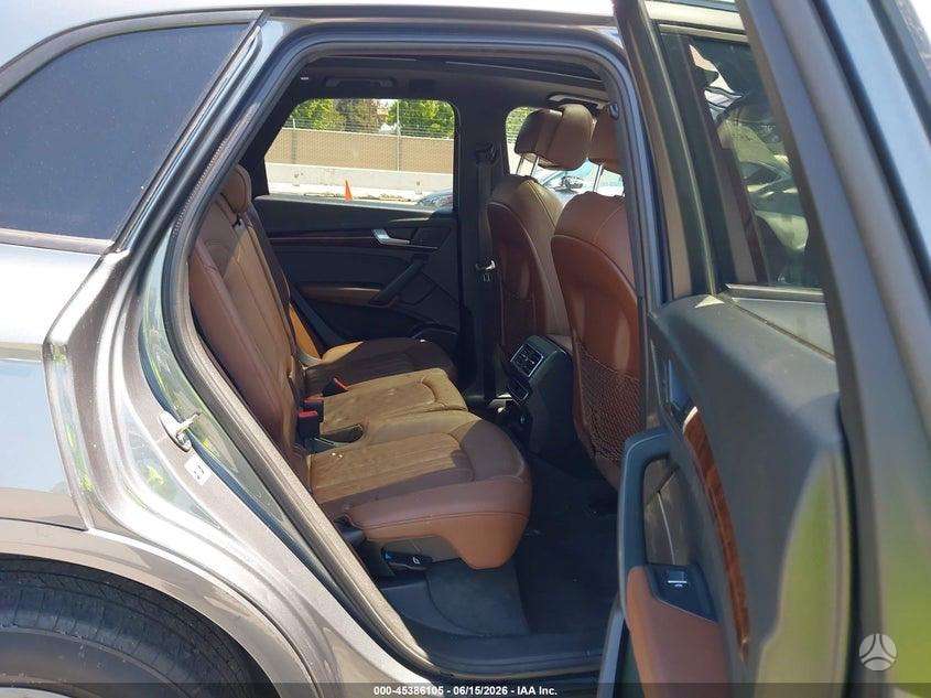 Audi Q5, off-road / crossover