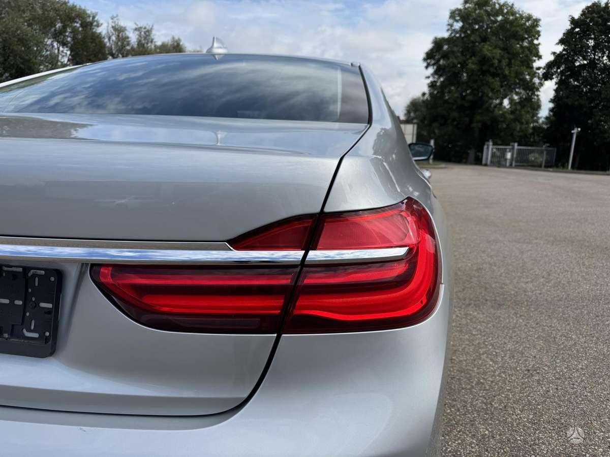 BMW 740, 3.0 l., Седан