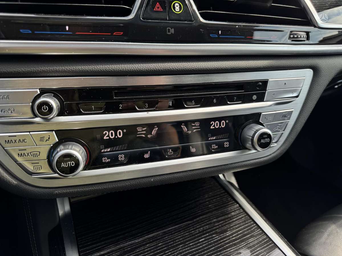 BMW 740, 3.0 l., Седан