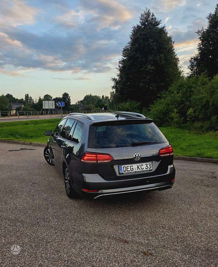 Volkswagen Golf - 4