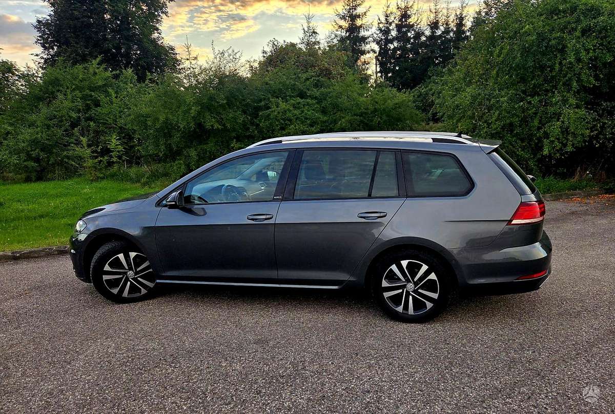 Volkswagen Golf - 6