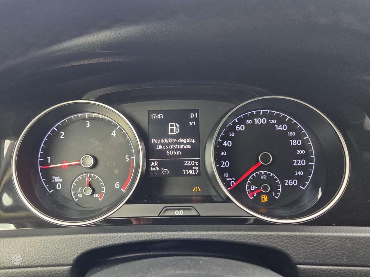 Volkswagen Golf - 11