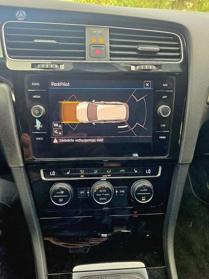 Volkswagen Golf - 12