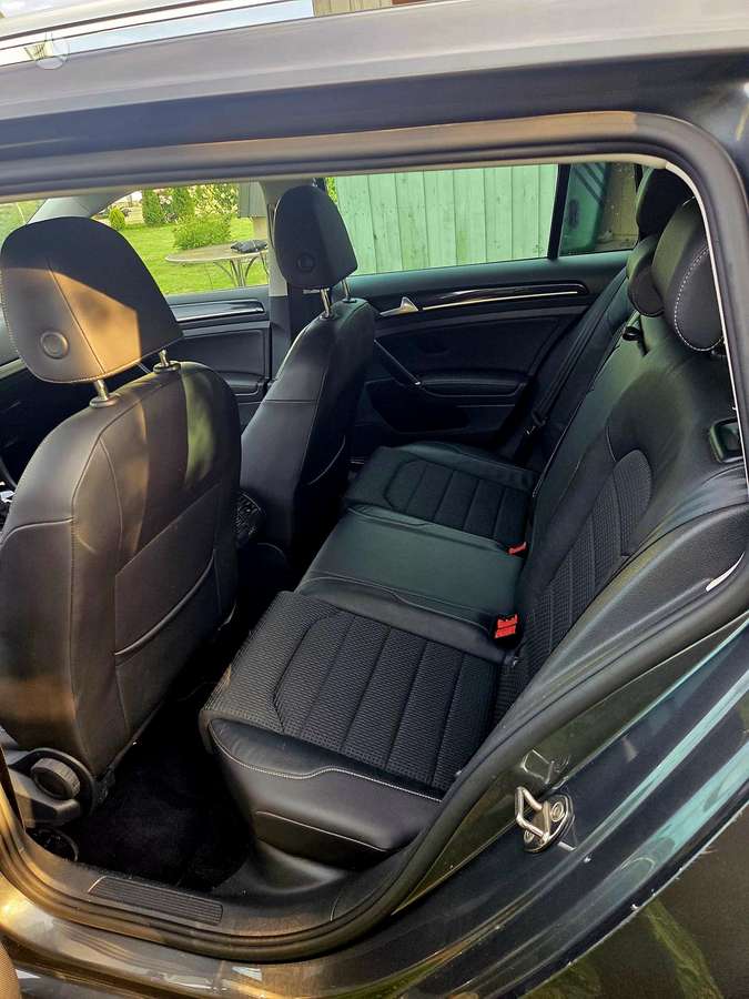 Volkswagen Golf - 10