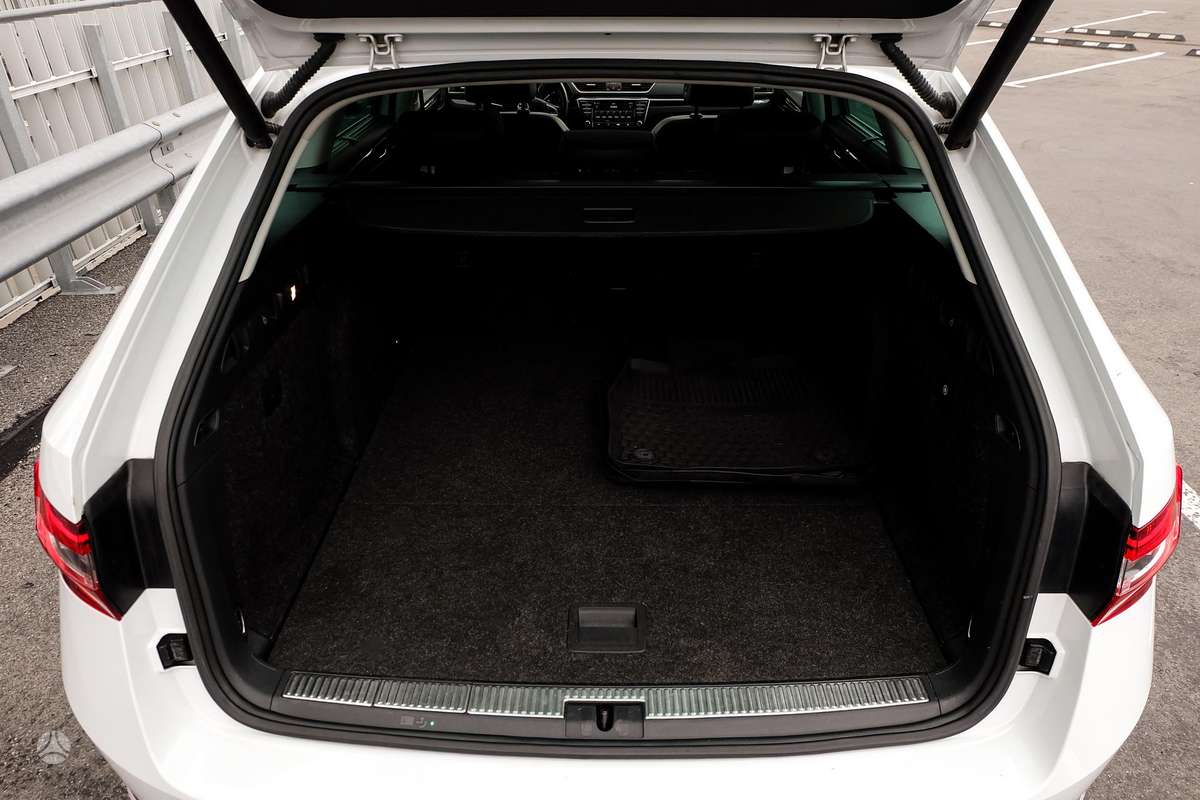 Skoda Superb, 2.0 l., universalas