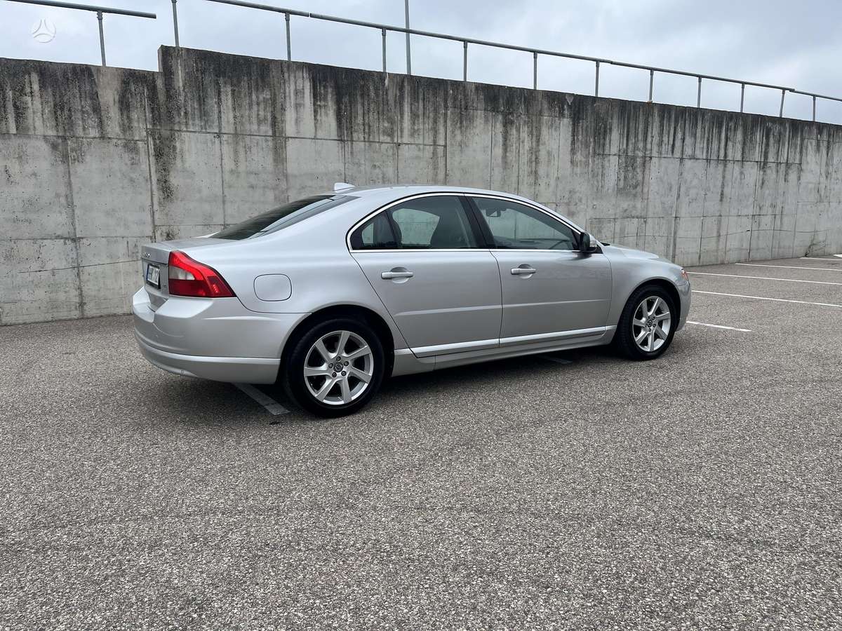 Volvo S80, 2.4 l., Седан