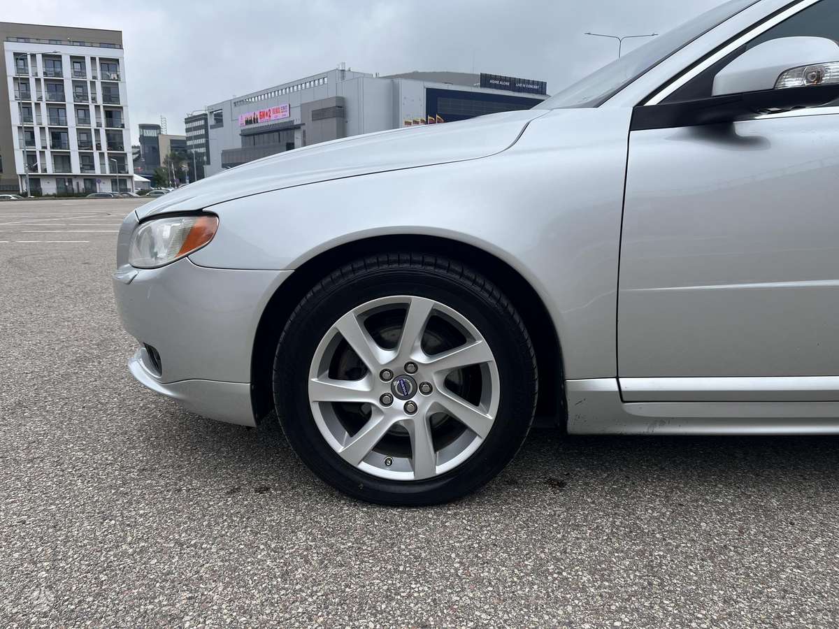 Volvo S80, 2.4 l., Седан