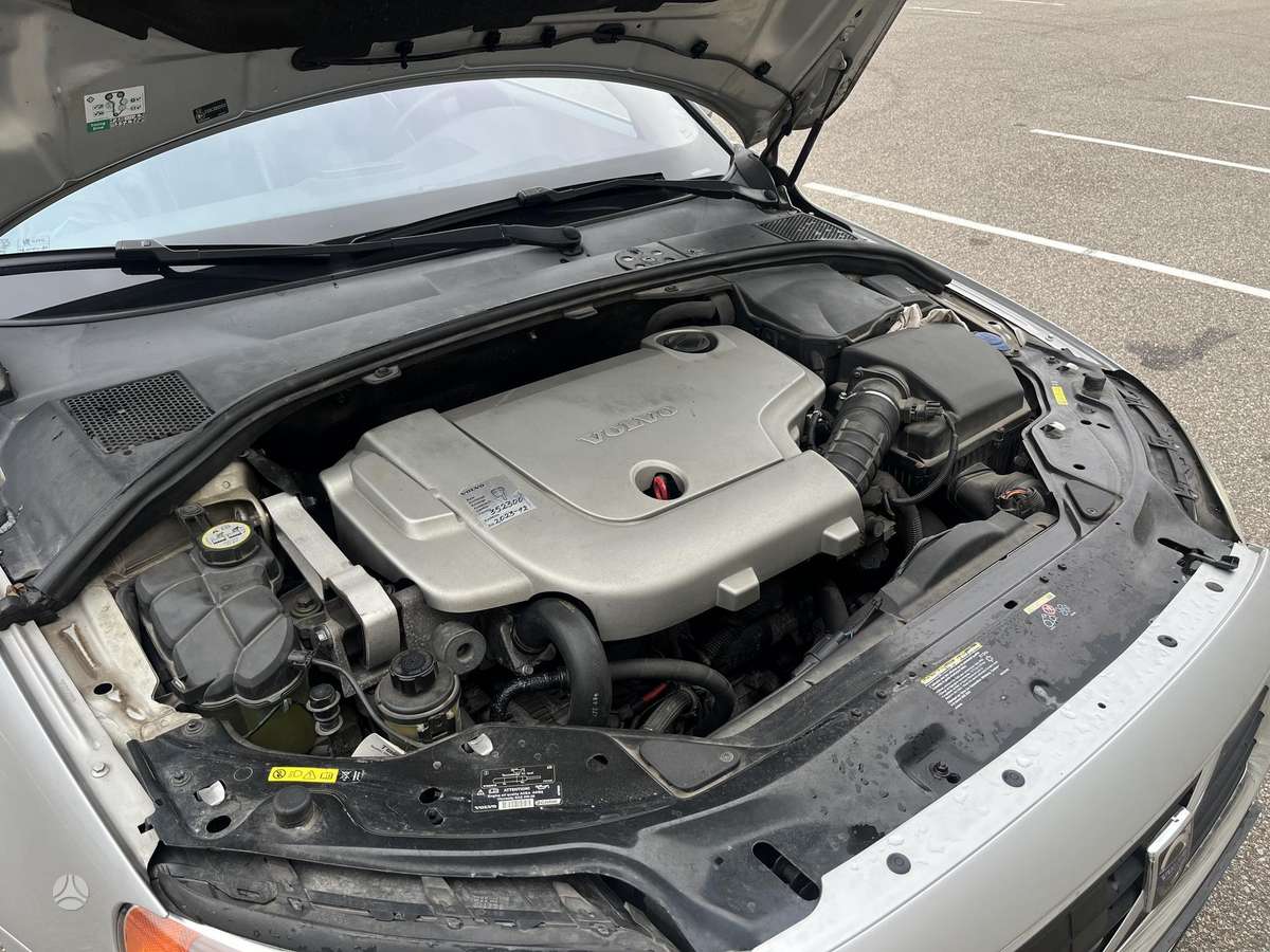 Volvo S80, 2.4 l., Седан