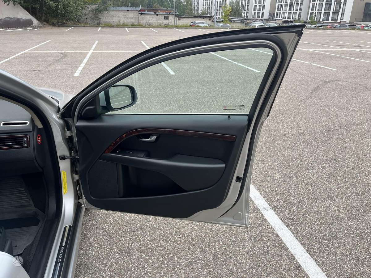 Volvo S80, 2.4 l., Седан