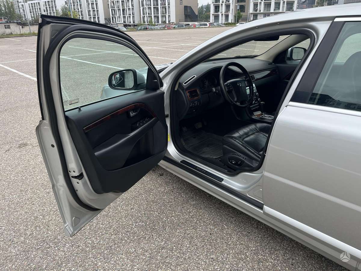 Volvo S80, 2.4 l., Седан