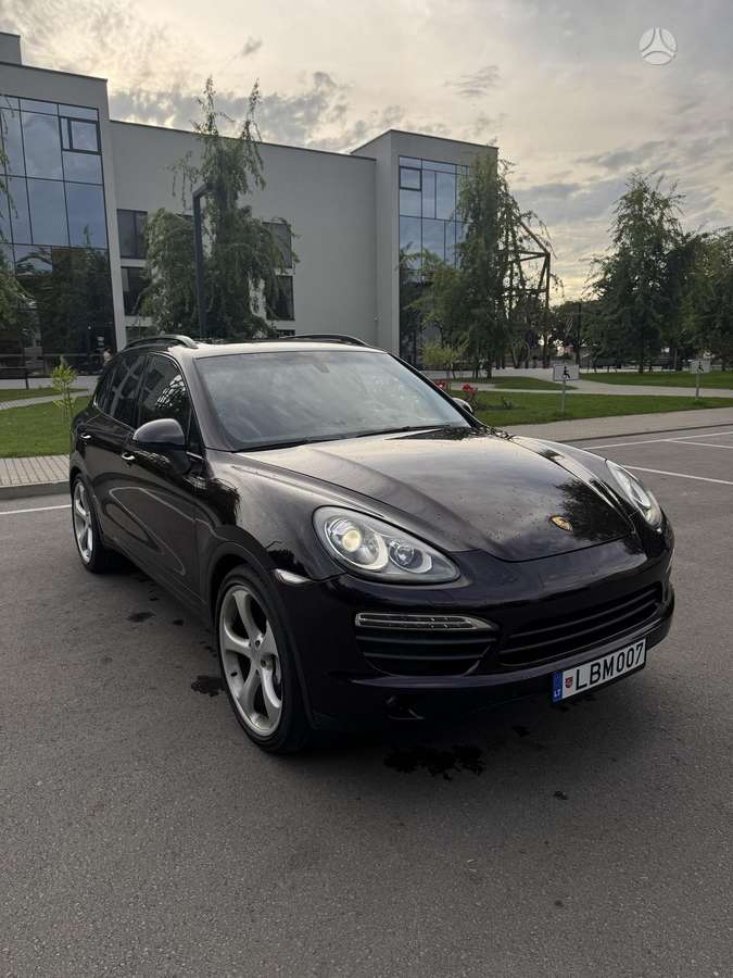 Porsche Cayenne - 2