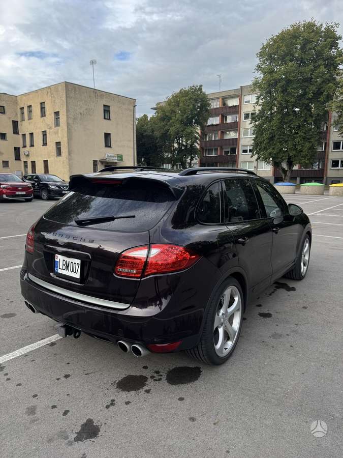Porsche Cayenne - 5