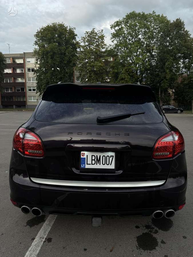 Porsche Cayenne - 4
