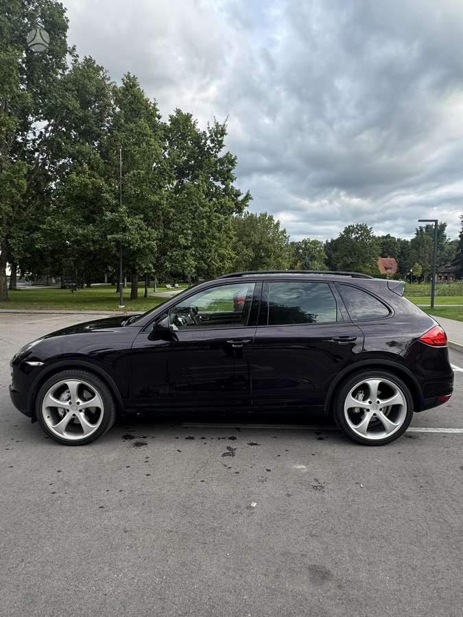 Porsche Cayenne - 6