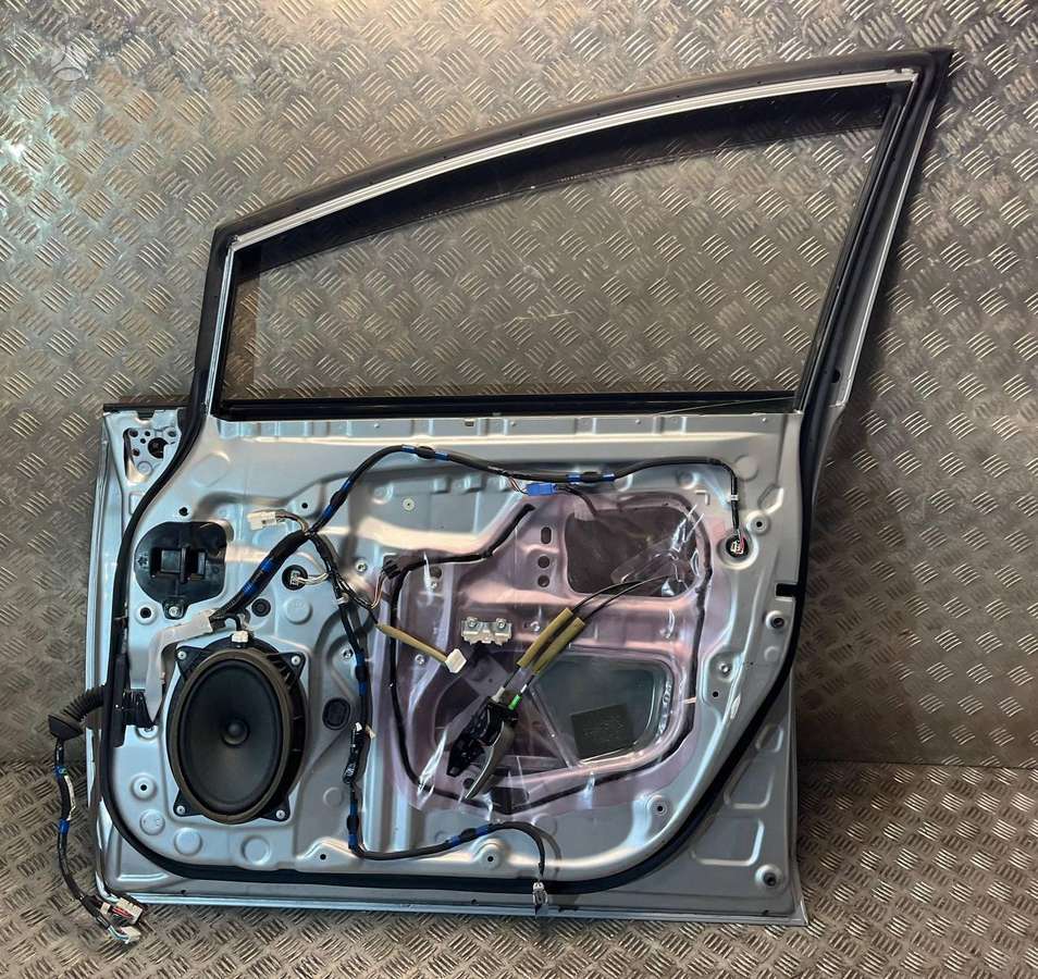 Toyota Prius+ body parts