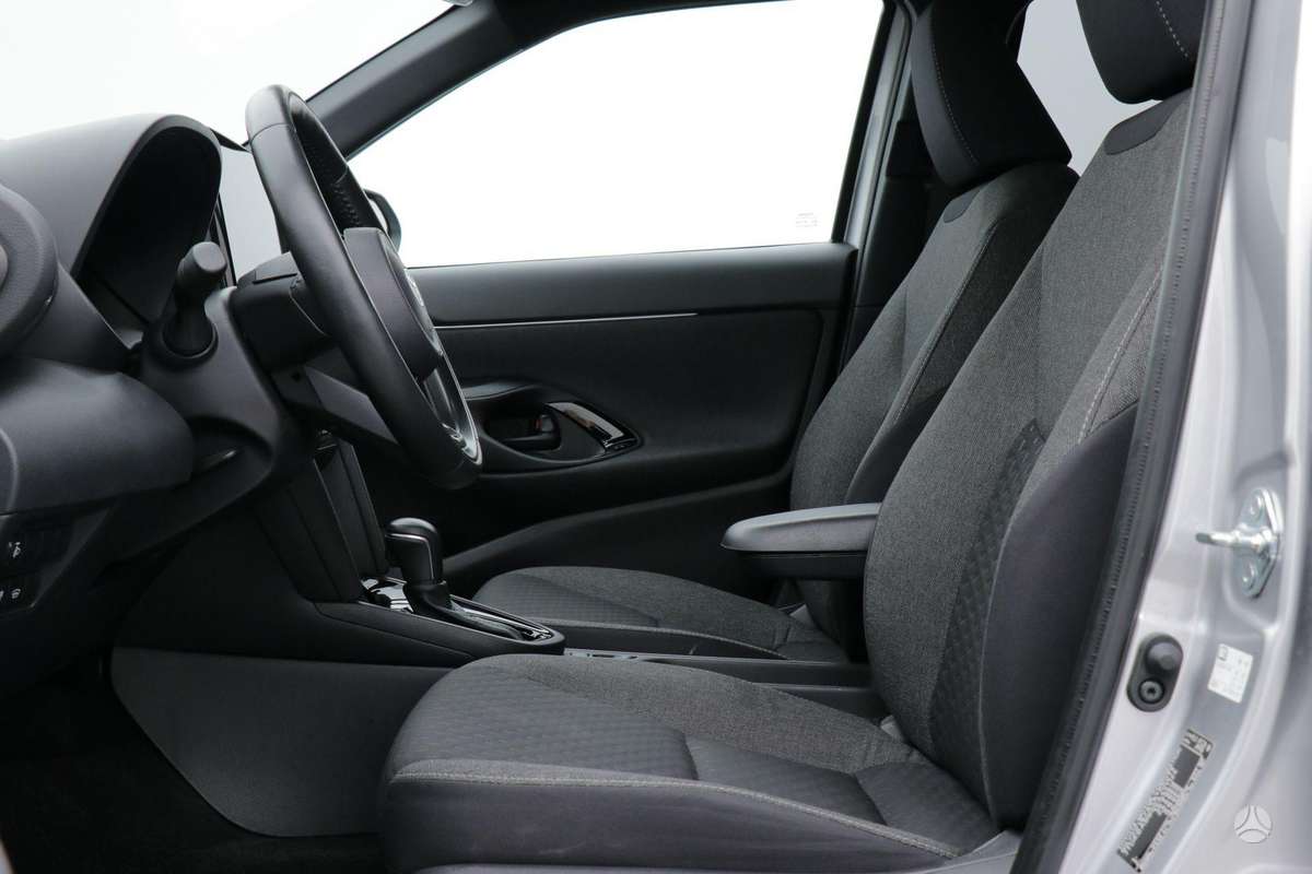 Toyota Yaris Cross - 12