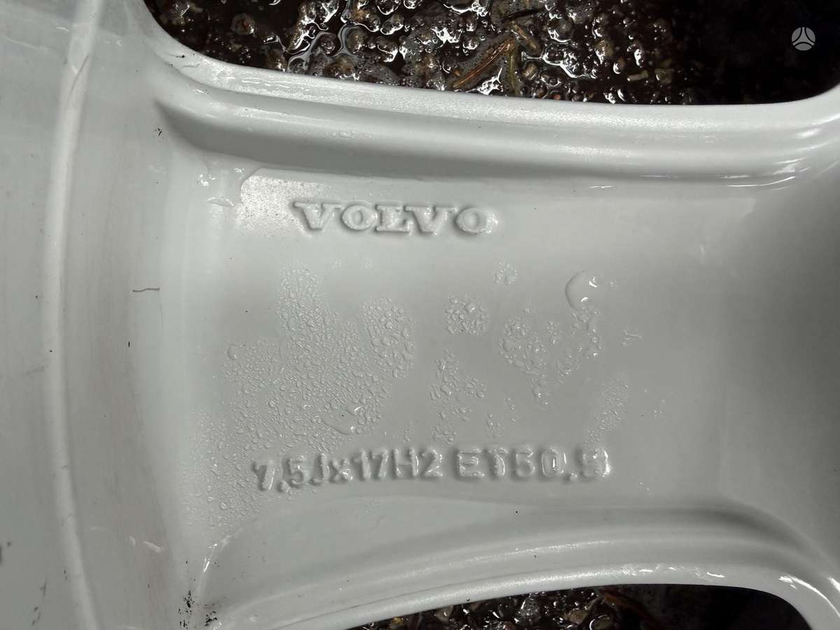 Volvo, lengvojo lydinio, R17