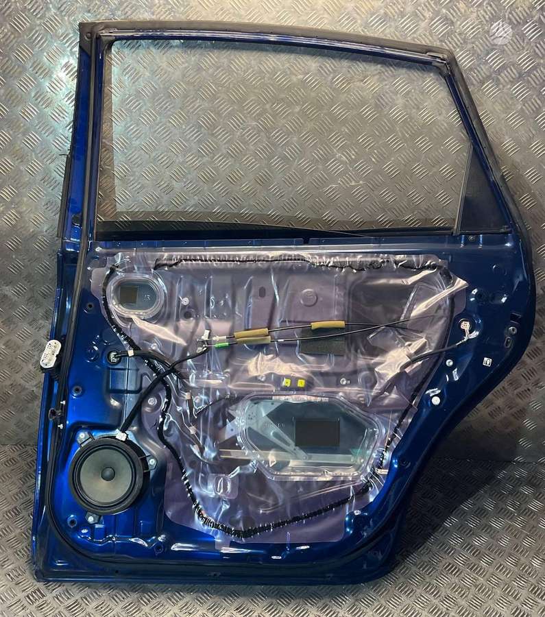 Toyota Prius+ body parts