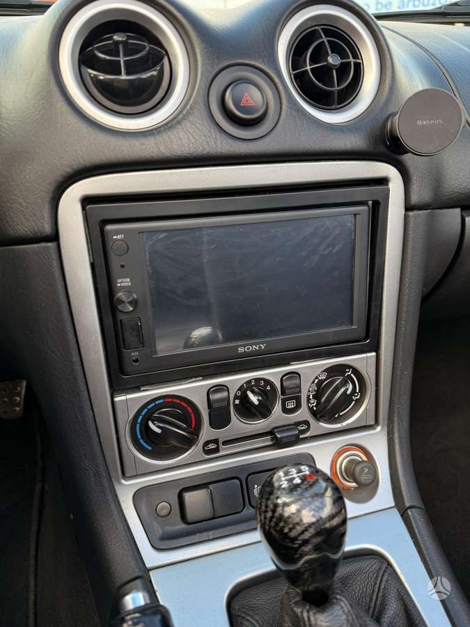 Mazda MX-5, 1.6 l., convertible