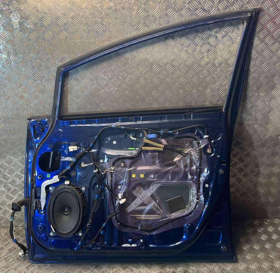 Toyota Prius+ body parts