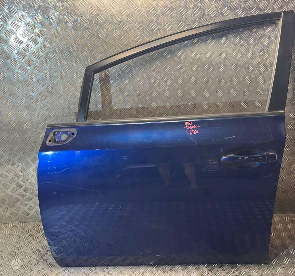Toyota Prius+ body parts