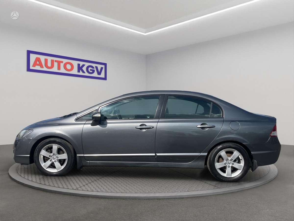 Honda Civic, 1.8 l., hatchback