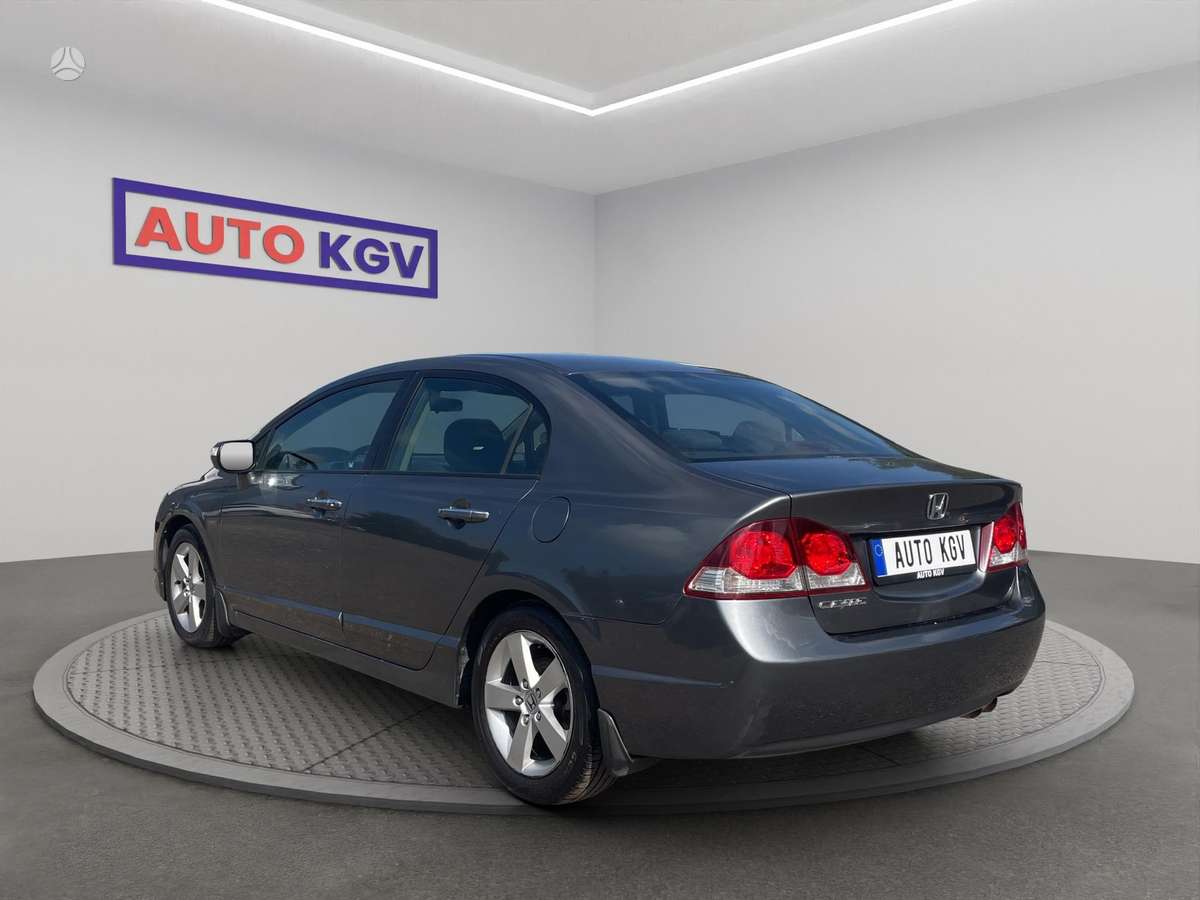 Honda Civic, 1.8 l., hatchback