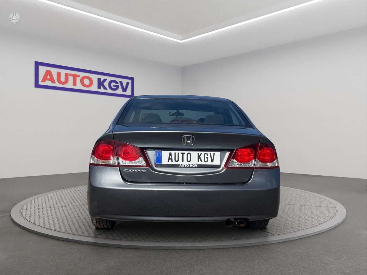Honda Civic, 1.8 l., hatchback